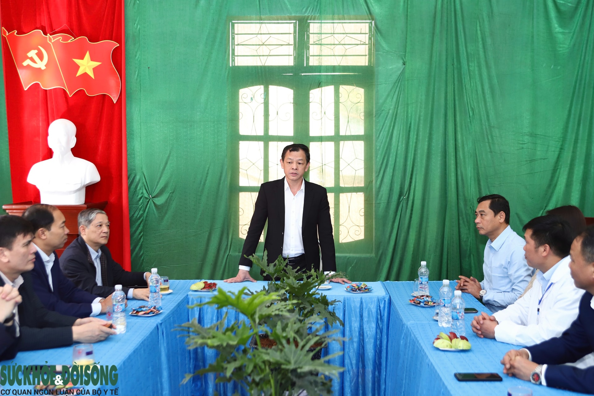 Thứ trưởng Bộ Y tế về xã biên giới Pà Vầy Sủ, lắng nghe thực tiễn y tế cơ sở- Ảnh 3.