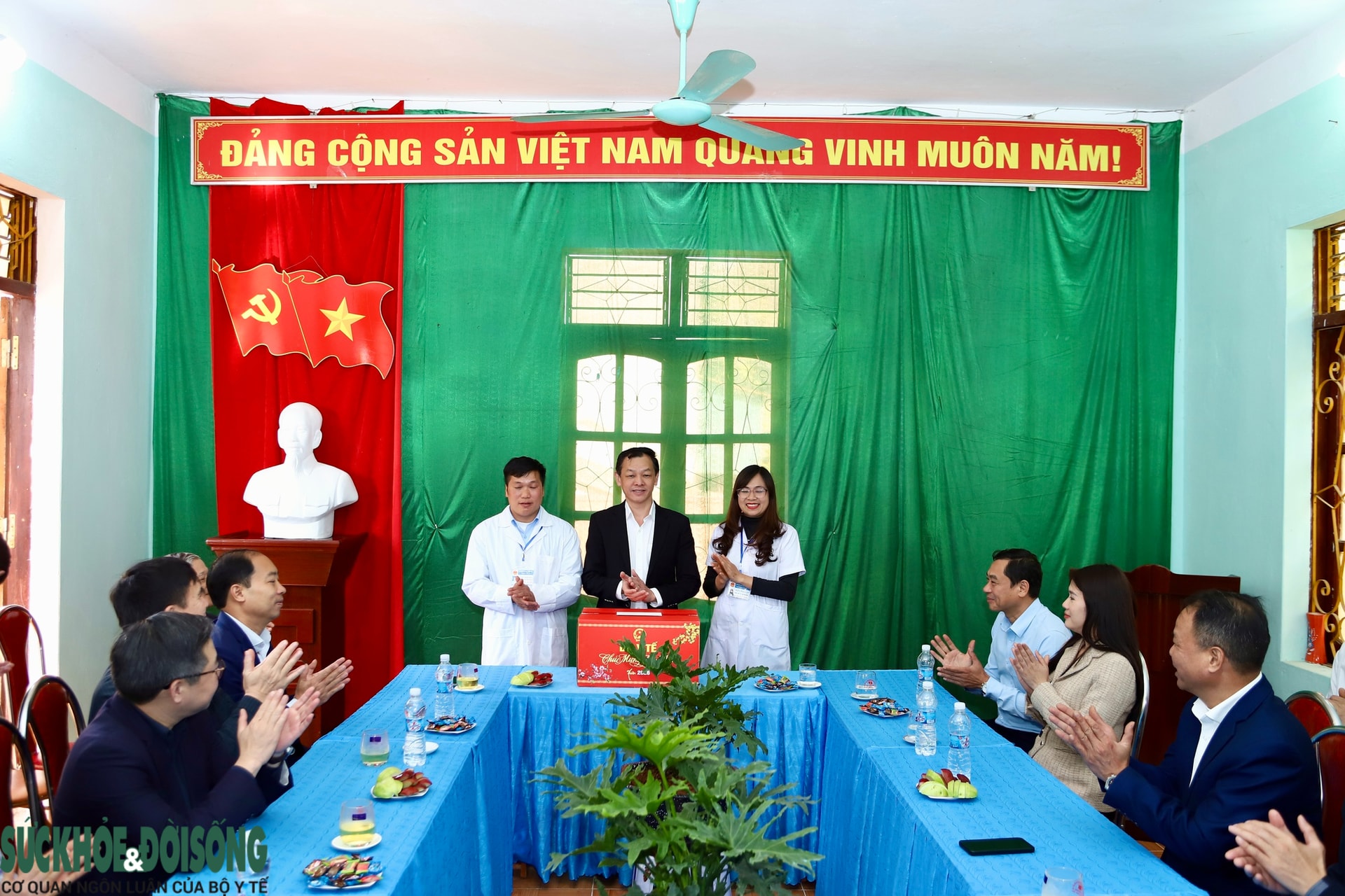 Thứ trưởng Bộ Y tế về xã biên giới Pà Vầy Sủ, lắng nghe thực tiễn y tế cơ sở- Ảnh 6.