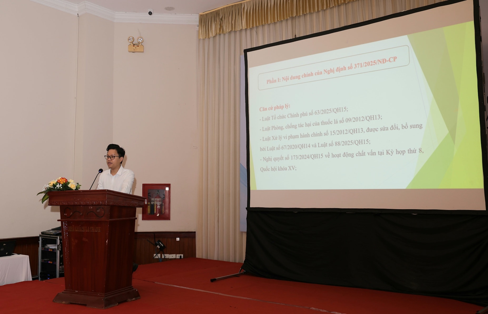 Sử dụng, mua bán thuốc lá điện tử giảm nhưng vẫn diễn biến phức tạp, khó xử phạt- Ảnh 2.