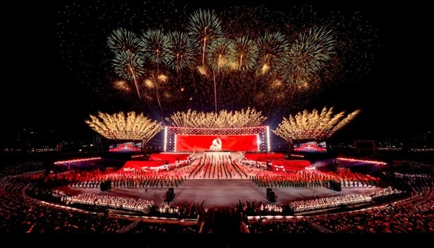 Từ 'đảo pháo hoa' 365 ngày, 'thành phố pháo hoa' không ngủ đến đại nhạc hội pháo hoa tại Hà Nội và dấu ấn Sun Group- Ảnh 1.