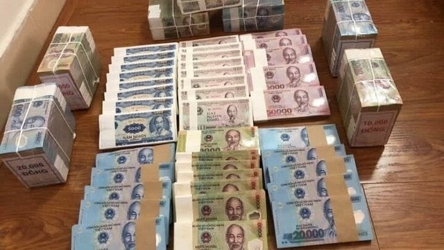 Nhộn nhịp thị trường 'đổi tiền mới' trước Tết: Cẩn trọng kẻo mất tiền oan- Ảnh 1. Nhộn nhịp thị trường 'đổi tiền mới' trước Tết: Cẩn trọng kẻo mất tiền oan- Ảnh 1.