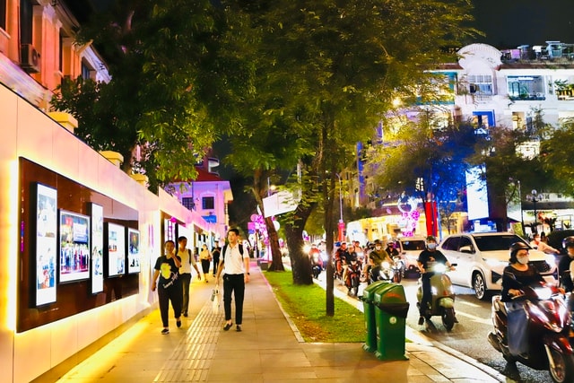 Người dân thích thú check-in Con đường nhiếp ảnh 'độc nhất vô nhị' ở TPHCM- Ảnh 9.