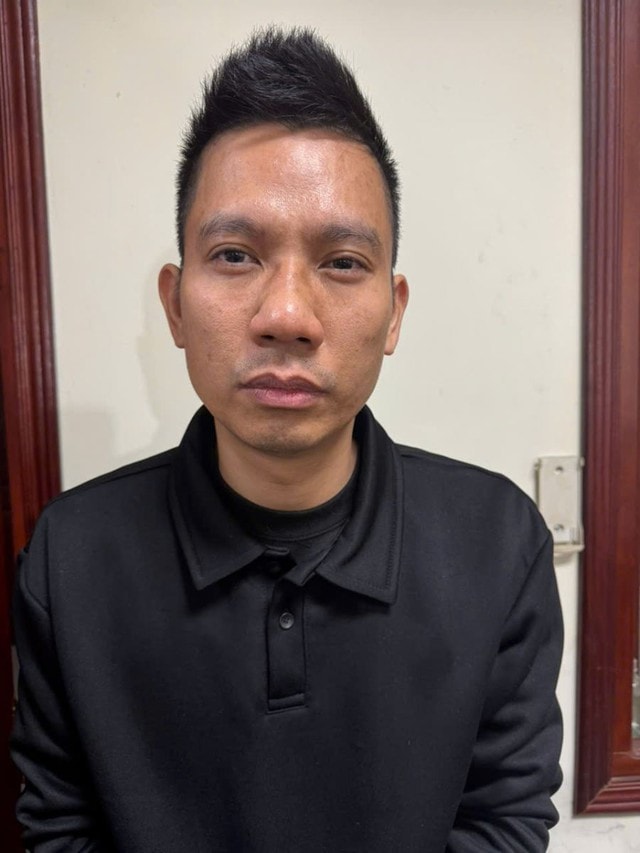 Bắt quả tang 2 thanh niên bán dâm cho các quý bà tại Bắc Ninh- Ảnh 1. Bắt quả tang 2 thanh niên bán dâm cho các quý bà tại Bắc Ninh- Ảnh 1.