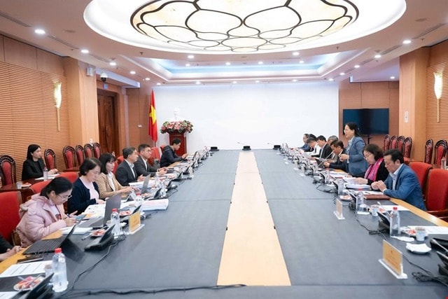 Dự kiến sẽ trình Quốc hội sửa Luật Phòng, chống tác hại của thuốc lá và Luật BHXH- Ảnh 1.