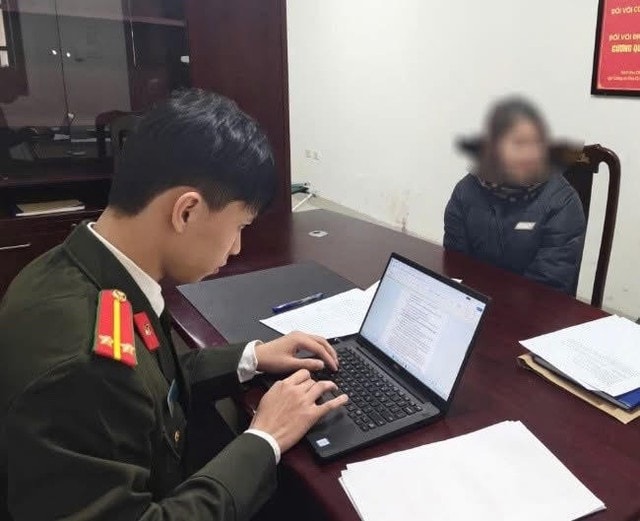 Phao tin 'cấm xe tải để bán giấy phép vào phố', người phụ nữ bị xử phạt- Ảnh 1. Phao tin 'cấm xe tải để bán giấy phép vào phố', người phụ nữ bị xử phạt- Ảnh 1.