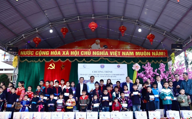 Thứ trưởng Bộ Y tế về xã biên giới Pà Vầy Sủ, lắng nghe thực tiễn y tế cơ sở- Ảnh 12.