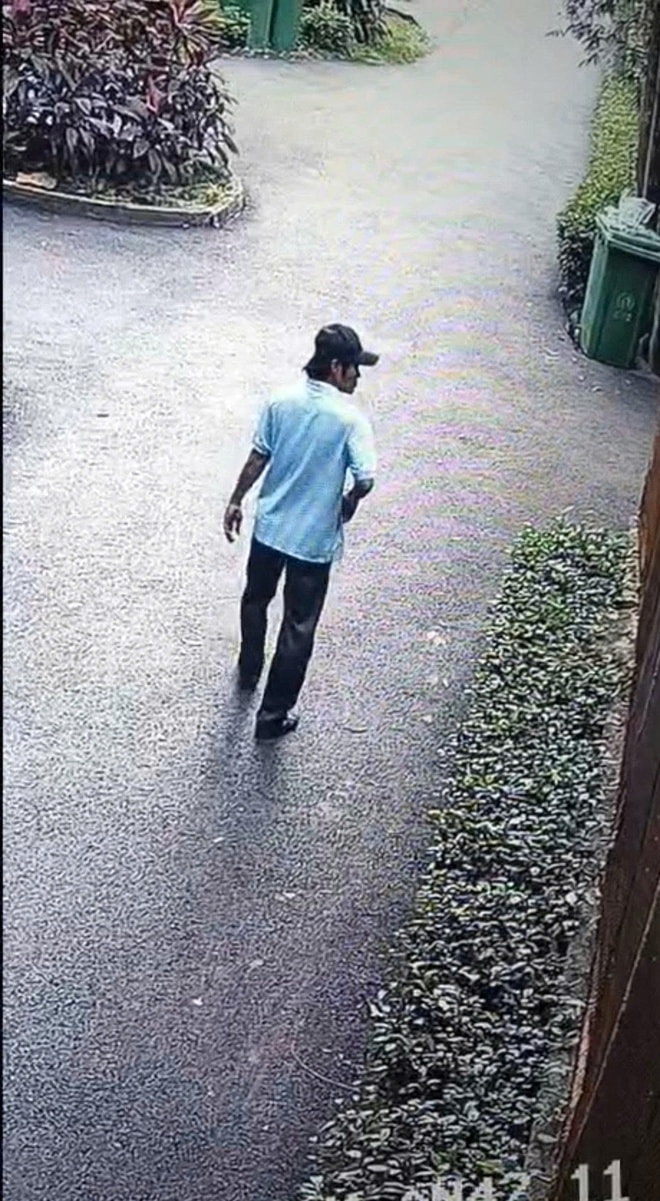 Bắt đối tượng trộm thiên nga trắng hiếm tại Thảo Cầm viên Sài Gòn- Ảnh 1.