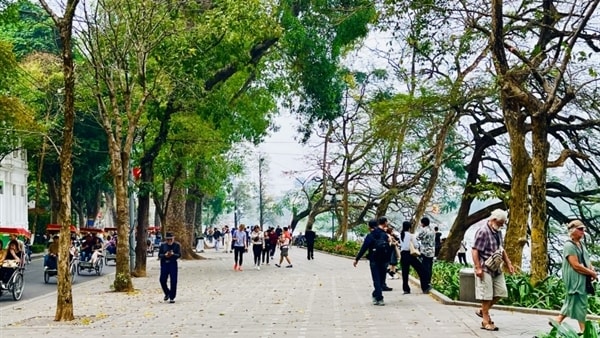 Miền Bắc nắng ấm, nhiệt tăng mạnh trước khi chuyển mưa rét- Ảnh 1. Miền Bắc nắng ấm, nhiệt tăng mạnh trước khi chuyển mưa rét- Ảnh 1.