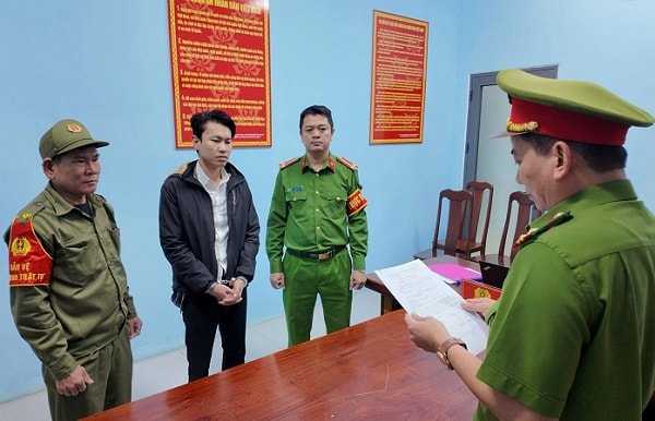 Bắt giữ đối tượng chặn đầu ô tô, hành hung tài xế tại Đà Nẵng- Ảnh 1. Bắt giữ đối tượng chặn đầu ô tô, hành hung tài xế tại Đà Nẵng- Ảnh 1.