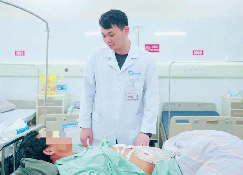 Cấp cứu thành công ca vỡ ung thư nhầy ruột thừa hiếm gặp- Ảnh 2. Cấp cứu thành công ca vỡ ung thư nhầy ruột thừa hiếm gặp- Ảnh 2.