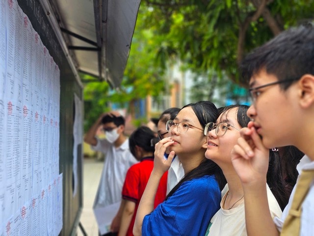 Môn thi thứ ba vào lớp 10 đã rõ ở nhiều nơi, Hà Nội còn chờ gì?- Ảnh 1. Môn thi thứ ba vào lớp 10 đã rõ ở nhiều nơi, Hà Nội còn chờ gì?- Ảnh 1.