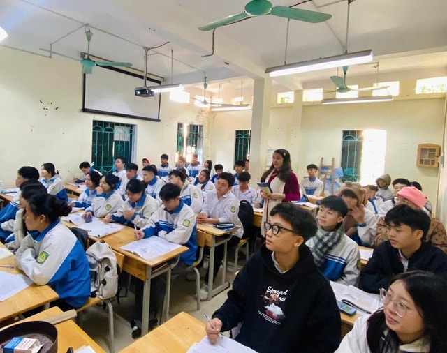 Giáo viên Hà Nội khắc khoải lo mất thưởng Tết, Sở GD&ĐT nói gì?- Ảnh 1. Giáo viên Hà Nội khắc khoải lo mất thưởng Tết, Sở GD&ĐT nói gì?- Ảnh 1.