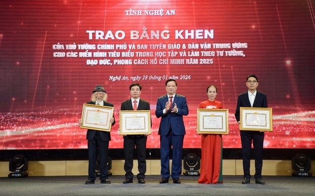 Nghệ An: Báo chí phải là 'ngọn cờ dẫn dắt', lan tỏa khát vọng phát triển- Ảnh 3.