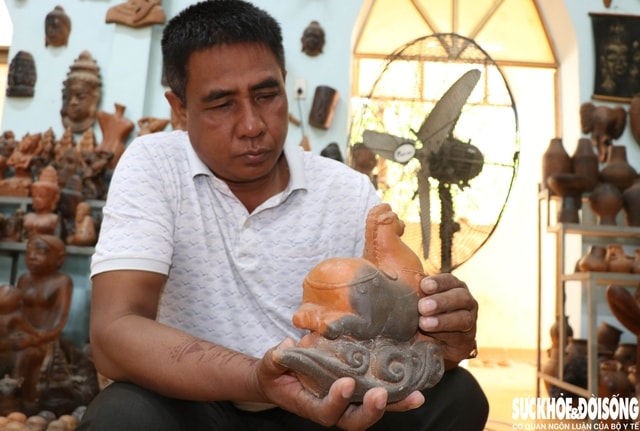 Độc đáo những linh vật ngựa đất nung chuẩn bị đón Tết Bính Ngọ 2026- Ảnh 7.