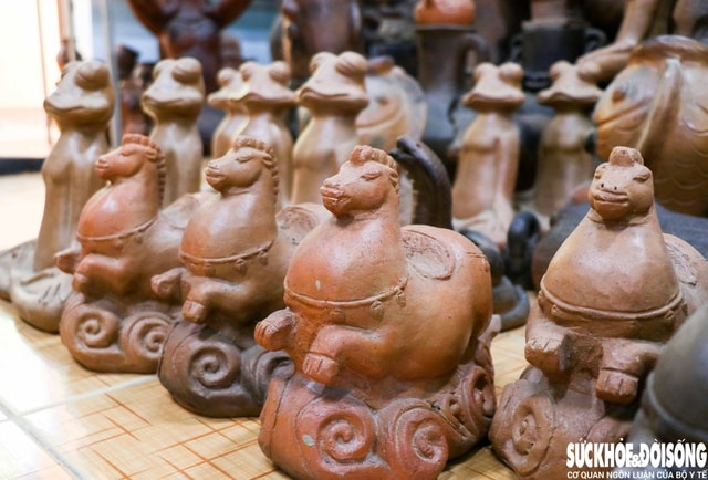 Độc đáo những linh vật ngựa đất nung chuẩn bị đón Tết Bính Ngọ 2026- Ảnh 2.