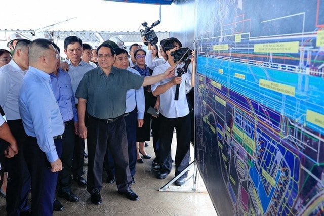 Thủ tướng: 'Chỉ bàn làm, không bàn lùi' với các dự án phục vụ APEC 2027 tại Phú Quốc- Ảnh 2.
