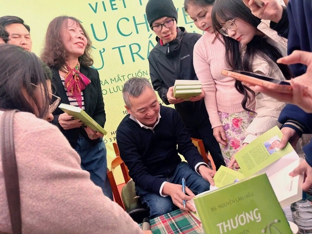 'Thương' - Những câu chuyện được viết tiếp từ trái tim người thầy thuốc- Ảnh 3. 'Thương' - Những câu chuyện được viết tiếp từ trái tim người thầy thuốc- Ảnh 3.