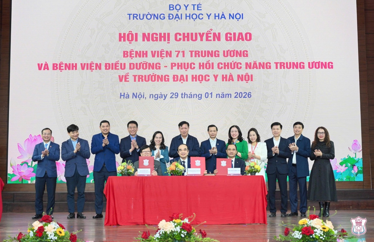 2 bệnh viện trung ương chính thức chuyển giao về Trường Đại học Y Hà Nội- Ảnh 1. 2 bệnh viện trung ương chính thức chuyển giao về Trường Đại học Y Hà Nội- Ảnh 1.