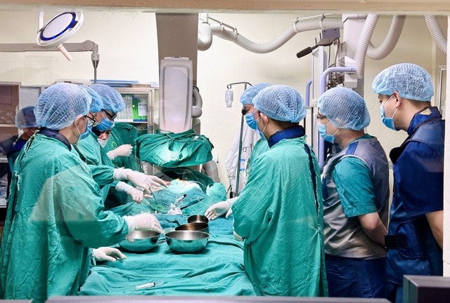 Bệnh viện Đa khoa tỉnh Thanh Hóa làm chủ 34 kỹ thuật cao, cứu sống nhiều ca bệnh hiểm nghèo- Ảnh 1. Bệnh viện Đa khoa tỉnh Thanh Hóa làm chủ 34 kỹ thuật cao, cứu sống nhiều ca bệnh hiểm nghèo- Ảnh 1.