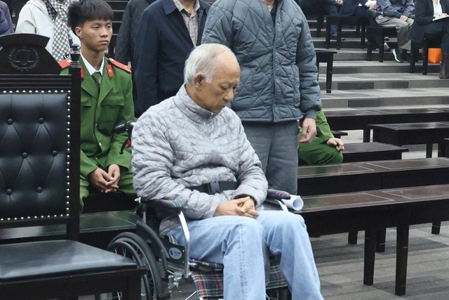 Cựu Tổng giám đốc VICEM bị đề nghị 15-17 năm tù trong vụ tòa nhà nghìn tỷ bỏ hoang 10 năm- Ảnh 2.