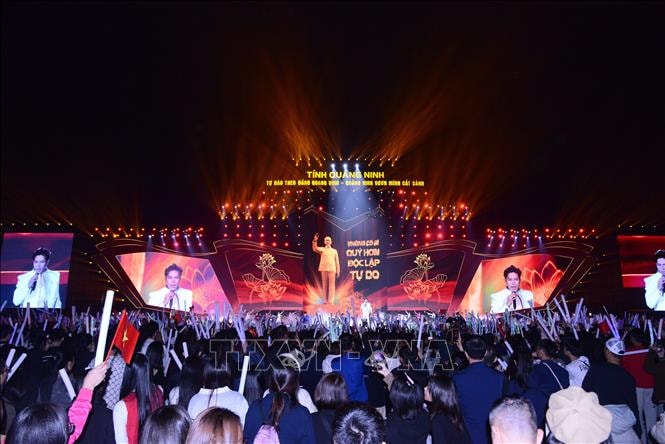 Đưa Nghị quyết thành hành động: Phát triển công nghiệp văn hóa gắn với tăng trưởng bền vững- Ảnh 1. Đưa Nghị quyết thành hành động: Phát triển công nghiệp văn hóa gắn với tăng trưởng bền vững- Ảnh 1.