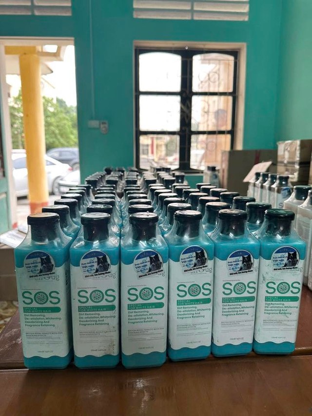 Khởi tố giám đốc doanh nghiệp phân phối sữa tắm thú cưng giả mạo nhãn hiệu SOS- Ảnh 2.