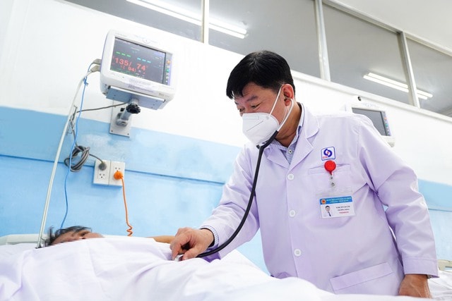 Kích hoạt Stroke Network liên cơ sở, cứu bệnh nhân đột quỵ thoát nguy cơ tàn phế- Ảnh 1. Kích hoạt Stroke Network liên cơ sở, cứu bệnh nhân đột quỵ thoát nguy cơ tàn phế- Ảnh 1.