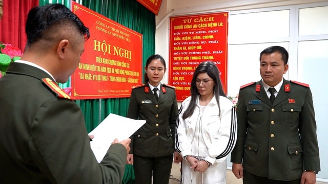 Nữ quái bị truy nã quốc tế 'sa lưới' khi vừa nhập cảnh về nước- Ảnh 1.