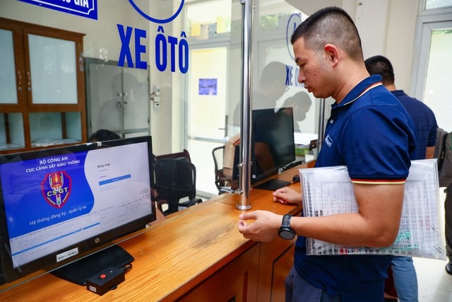 Bán, cho, tặng xe không thu hồi biển số: Cục CSGT cảnh báo rủi ro pháp lý- Ảnh 2. Bán, cho, tặng xe không thu hồi biển số: Cục CSGT cảnh báo rủi ro pháp lý- Ảnh 2.