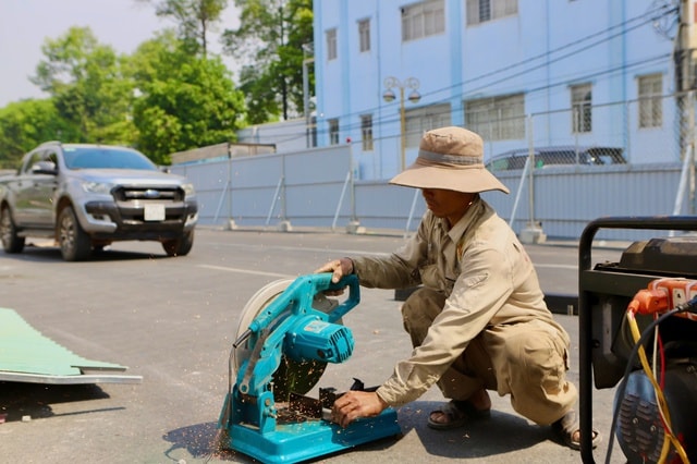 Lập rào chắn phục vụ thi công hầm chui trên Quốc lộ 13- Ảnh 7.