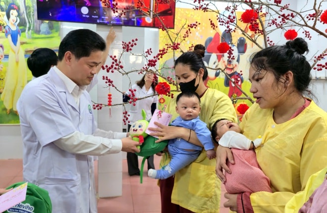 Thứ trưởng Thường trực Vũ Mạnh Hà làm việc tại vùng Tây Nam Nghệ An: Giữ vững tuyến cơ sở, nâng tầm bệnh viện khu vực miền núi- Ảnh 2.