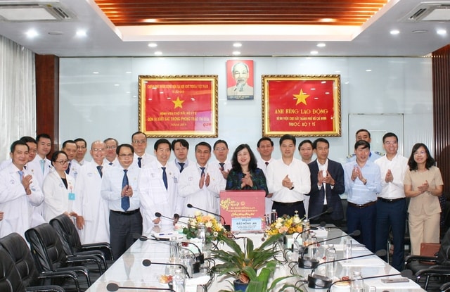 Bộ trưởng Đào Hồng Lan: Bệnh viện Chợ Rẫy cần tạo đột phá về cơ sở vật chất, phát huy vai trò đầu tàu phía Nam- Ảnh 3.