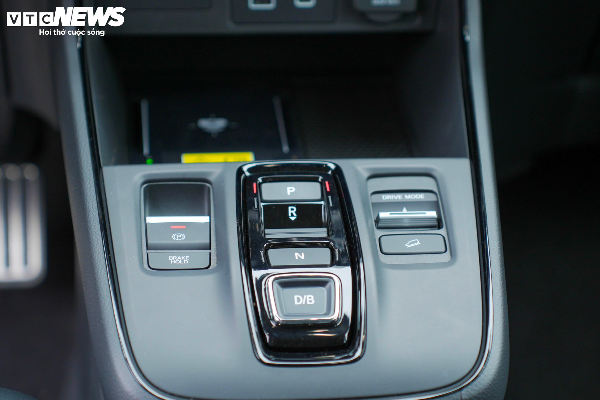 Honda lắp ráp CR-V e:HEV mới tại Việt Nam, bỏ cần số truyền thống - 5