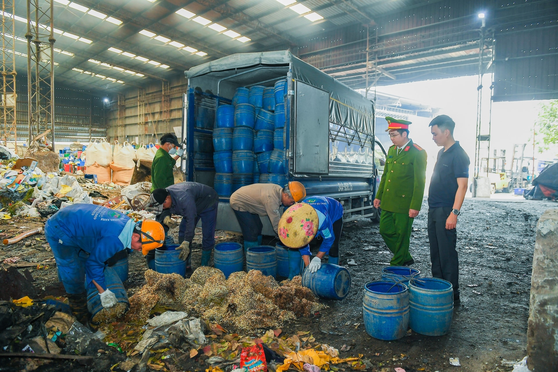  Tiêu hủy hơn 5 tấn giá đỗ sử dụng chất cấm ở Hải Phòng- Ảnh 1.