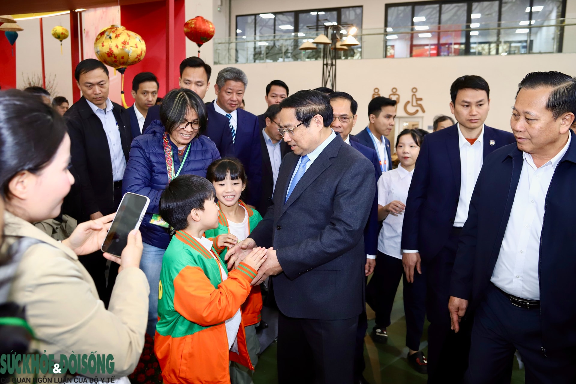 Hình ảnh ấn tượng Lễ khai mạc Hội chợ Mùa Xuân 2026- Ảnh 13. Hình ảnh ấn tượng Lễ khai mạc Hội chợ Mùa Xuân 2026- Ảnh 13.