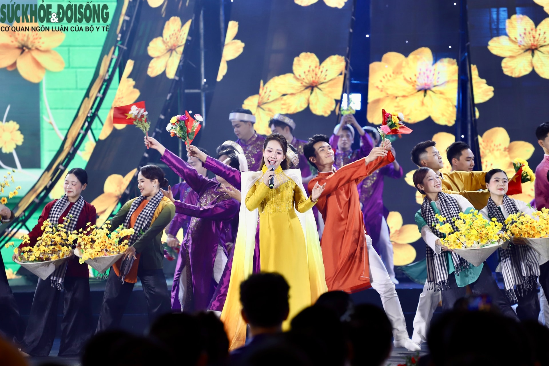 Hình ảnh ấn tượng Lễ khai mạc Hội chợ Mùa Xuân 2026- Ảnh 8. Hình ảnh ấn tượng Lễ khai mạc Hội chợ Mùa Xuân 2026- Ảnh 8.