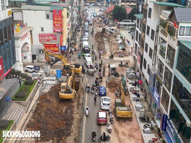 Thi công mở rộng đường Nguyễn Tuân kéo dài, cuộc sống người dân đảo lộn- Ảnh 2.