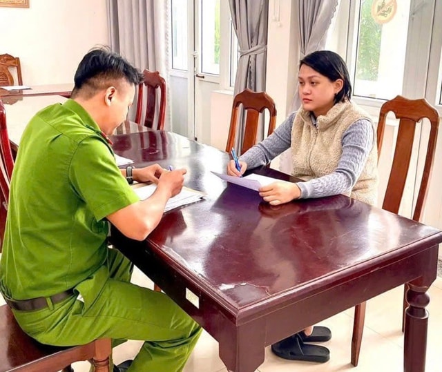 Chuyển nhầm 450 triệu đồng, người phụ nữ được công an hỗ trợ lấy lại tiền- Ảnh 1.