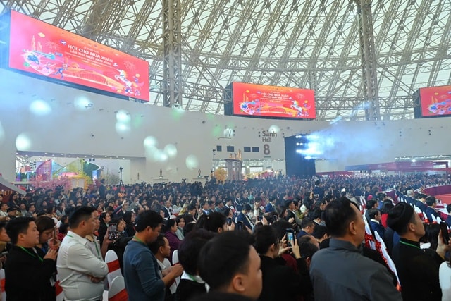 Thủ tướng Phạm Minh Chính dự Lễ khai mạc Hội chợ Mùa Xuân 2026- Ảnh 4.