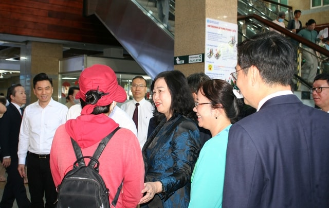 Bộ trưởng Bộ Y tế thăm, chúc Tết Bệnh viện Đại học Y Dược TPHCM, ghi nhận nhiều điểm sáng trong phát triển chuyên sâu- Ảnh 2.