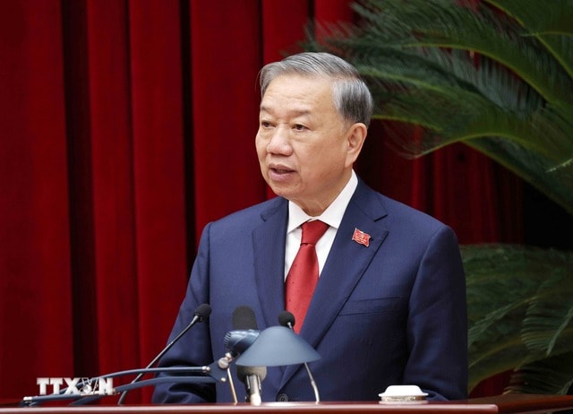 Vững bước dưới cờ Đảng- Ảnh 1. Vững bước dưới cờ Đảng- Ảnh 1.