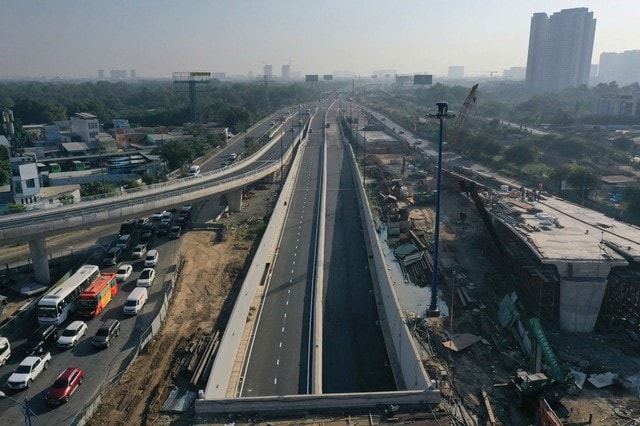 Thông xe hầm chui nút giao An Phú, giảm ùn tắc phía đông TPHCM- Ảnh 5. Thông xe hầm chui nút giao An Phú, giảm ùn tắc phía đông TPHCM- Ảnh 5.