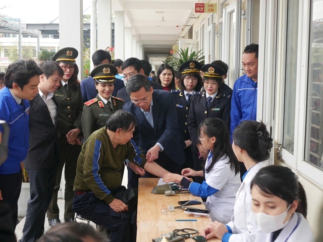 Hơn 600 người dân xã Thiên Lộc được khám, tư vấn sức khỏe miễn phí- Ảnh 7.