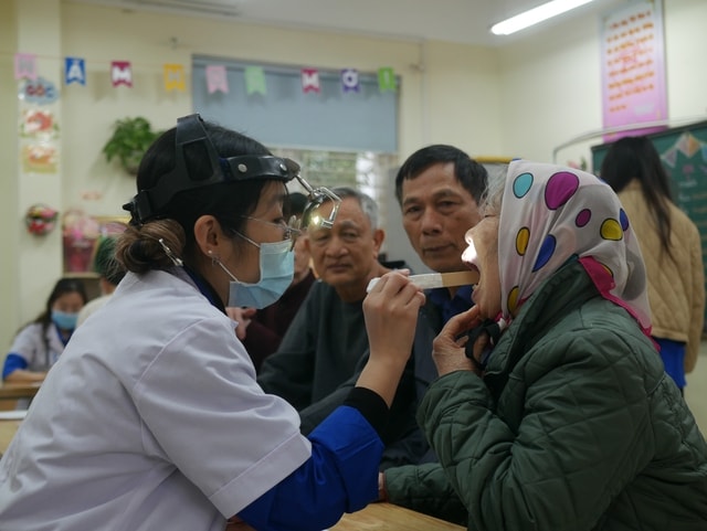 Hơn 600 người dân xã Thiên Lộc được khám, tư vấn sức khỏe miễn phí- Ảnh 6.