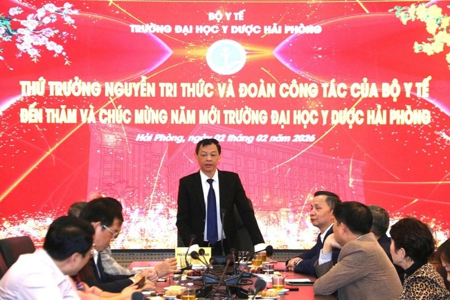 Thứ trưởng Bộ Y tế Nguyễn Tri Thức thăm, chúc Tết Trường Đại học Y Dược Hải Phòng- Ảnh 1. Thứ trưởng Bộ Y tế Nguyễn Tri Thức thăm, chúc Tết Trường Đại học Y Dược Hải Phòng- Ảnh 1.