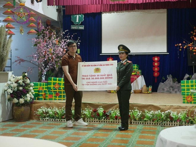 Hơn 600 người dân xã Thiên Lộc được khám, tư vấn sức khỏe miễn phí- Ảnh 10.