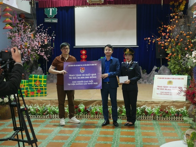 Hơn 600 người dân xã Thiên Lộc được khám, tư vấn sức khỏe miễn phí- Ảnh 8.