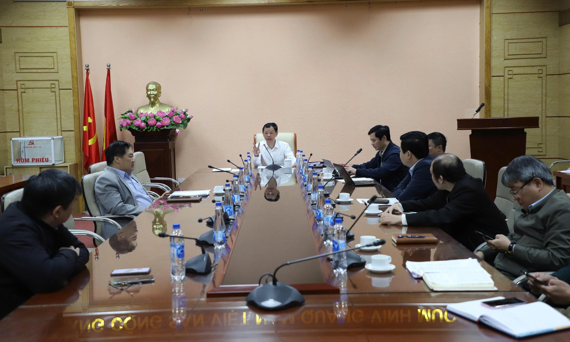 Chú trọng an toàn, bảo mật thông tin và chủ động chống lãng phí trong chuyển đổi số y tế- Ảnh 2. Chú trọng an toàn, bảo mật thông tin và chủ động chống lãng phí trong chuyển đổi số y tế- Ảnh 2.