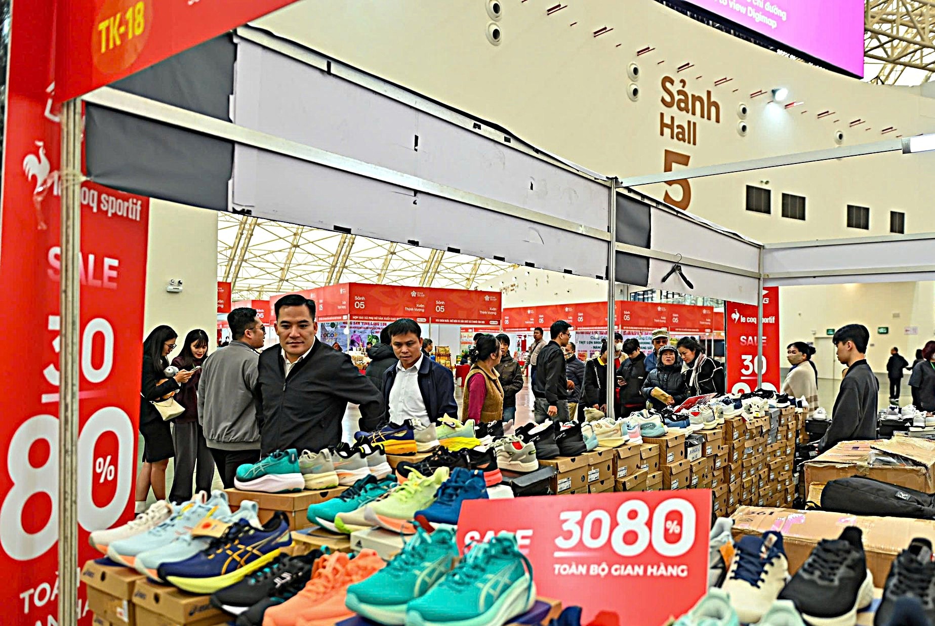 Người dân hào hứng săn ưu đãi đến 80% tại Hội chợ Mùa Xuân 2026- Ảnh 4.