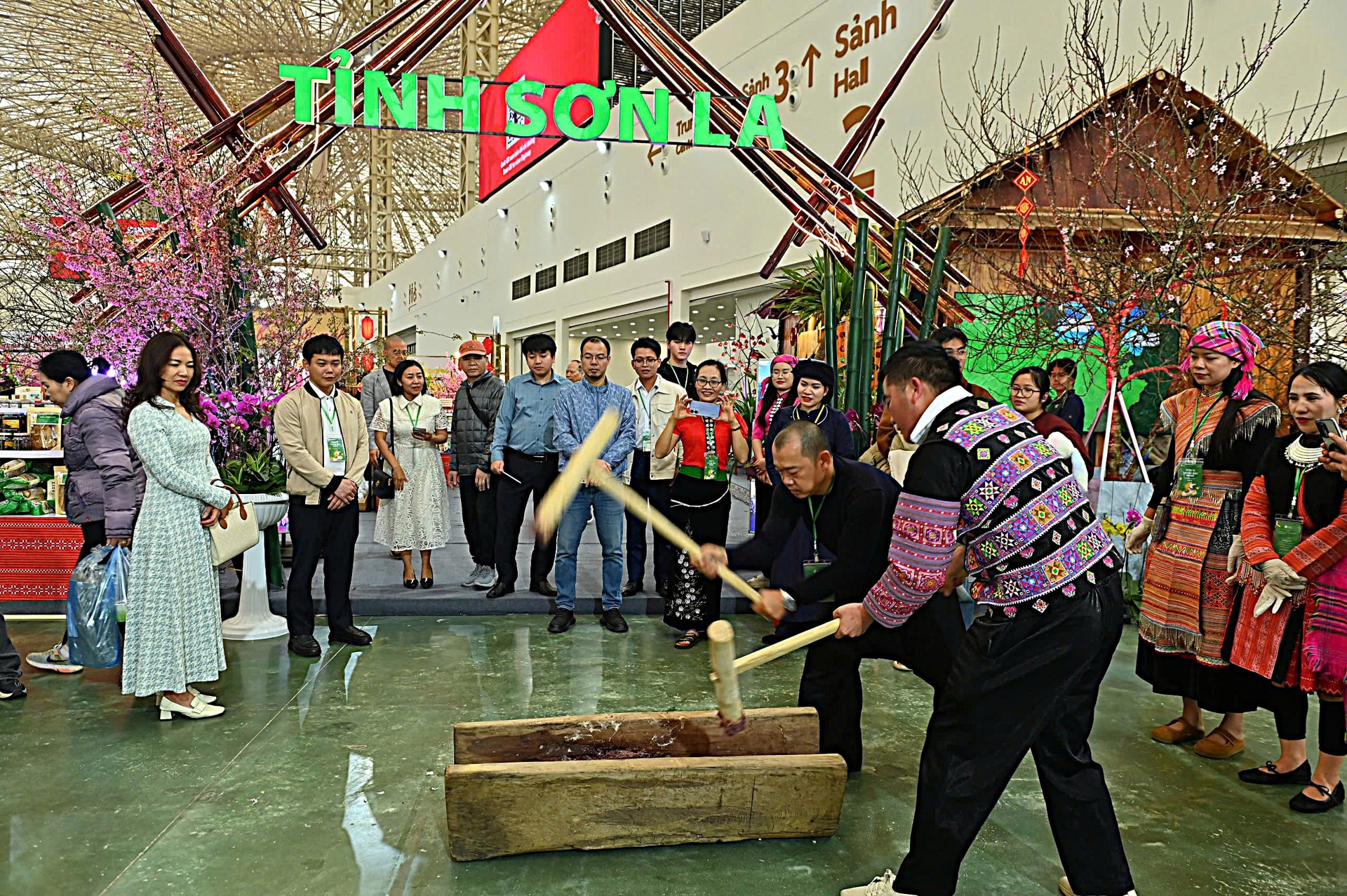 Người dân hào hứng săn ưu đãi đến 80% tại Hội chợ Mùa Xuân 2026- Ảnh 7.